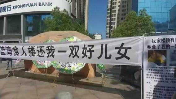 开云网站 Kaiyun开云痛心！两个孩子从29楼坠落通风管道悲剧为儿童安全警钟敲响！
