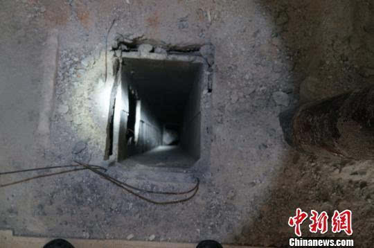 男童坠落通风管道 被卡在2Kaiyun网址 开云2层与21层之间经过2小时被救出