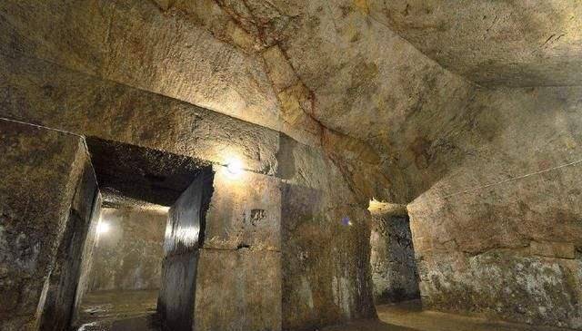 Kaiyun网址 开云2012年湖北卞营村墓葬群发现“现代通风管道”专家：平生仅见
