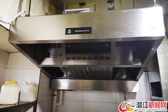 开云kaiyun官方网站潜江中心城区中小型餐饮店正安装油烟净化设施