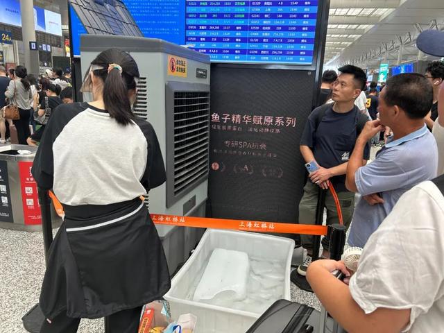 “热”上热搜！虹桥火车站室内到底有多热？旅客吐槽：“像蒸桑拿”！开云kaiyun官网(图2)