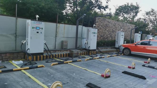 上海这个小区的居民痛苦不堪：上下夹攻日子没法过了开云kaiyun官方网站(图2)